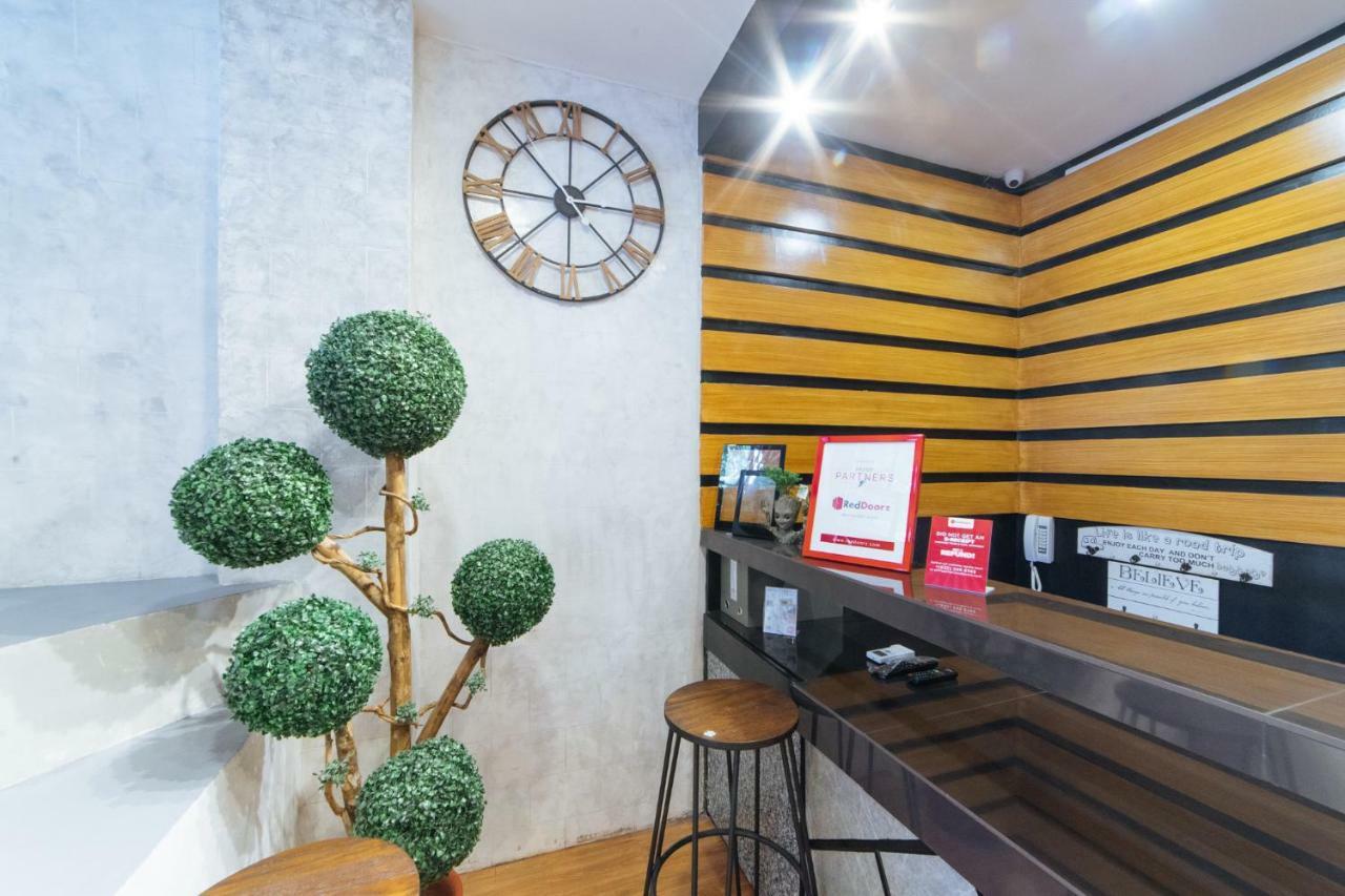 Hotel Reddoorz @ Remigio Street Santa Cruz 2*